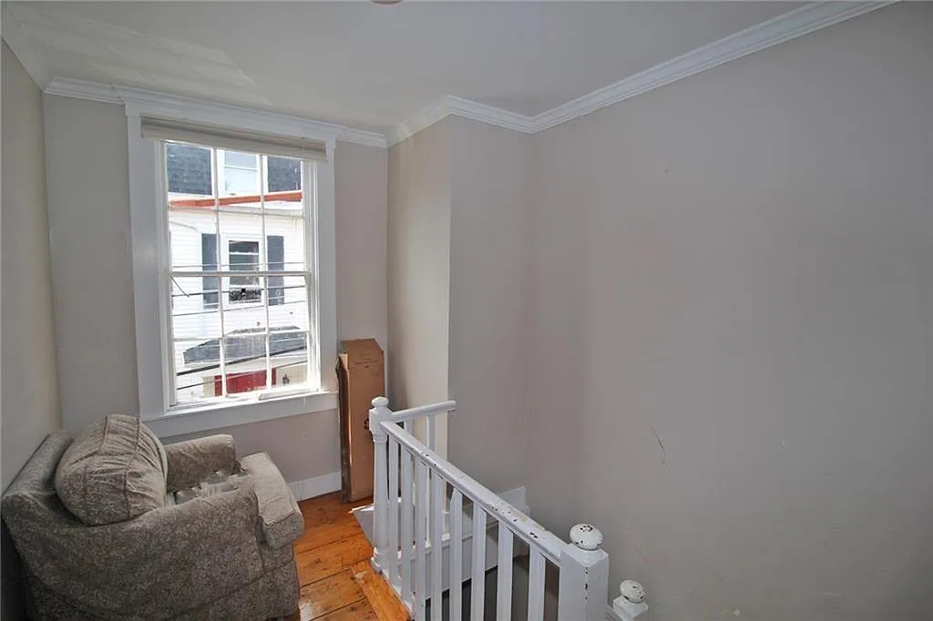 4 bed, 1375 sqft, $3,400 — Photo 2