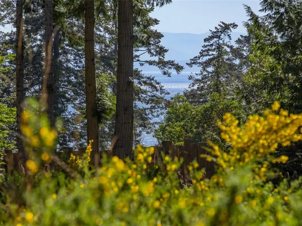 2613 Shoal Rd, Southern Gulf Islands, BC V0N 2M2