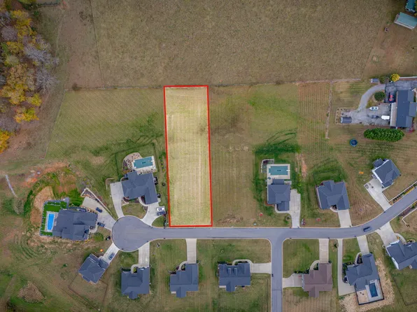 5 Hillendale Ln, Johnson City, TN 37615