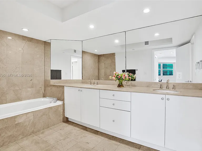 6917 Collins Ave #503 — Photo 22