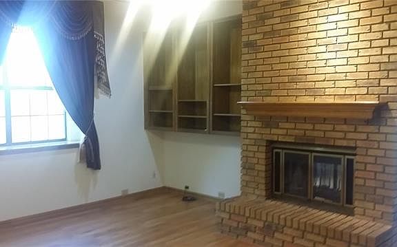 5th image of 2317 Lone Oak Trl