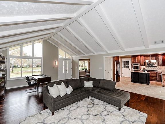 2nd image of 405 Saddle Lake Dr