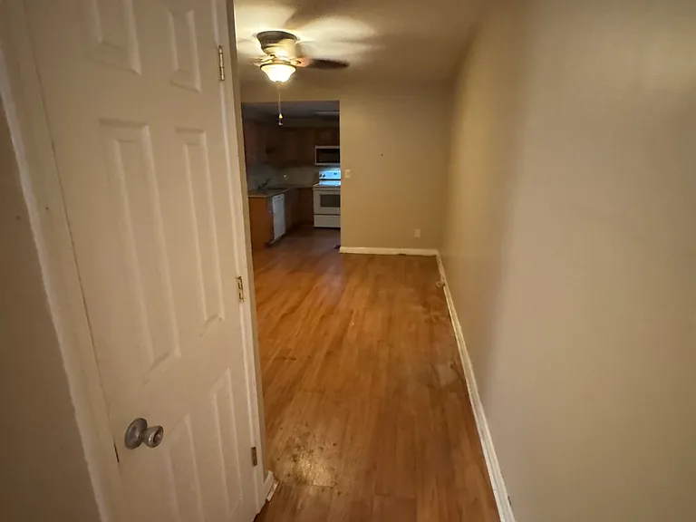 8 Rhodes Ave — Photo 4