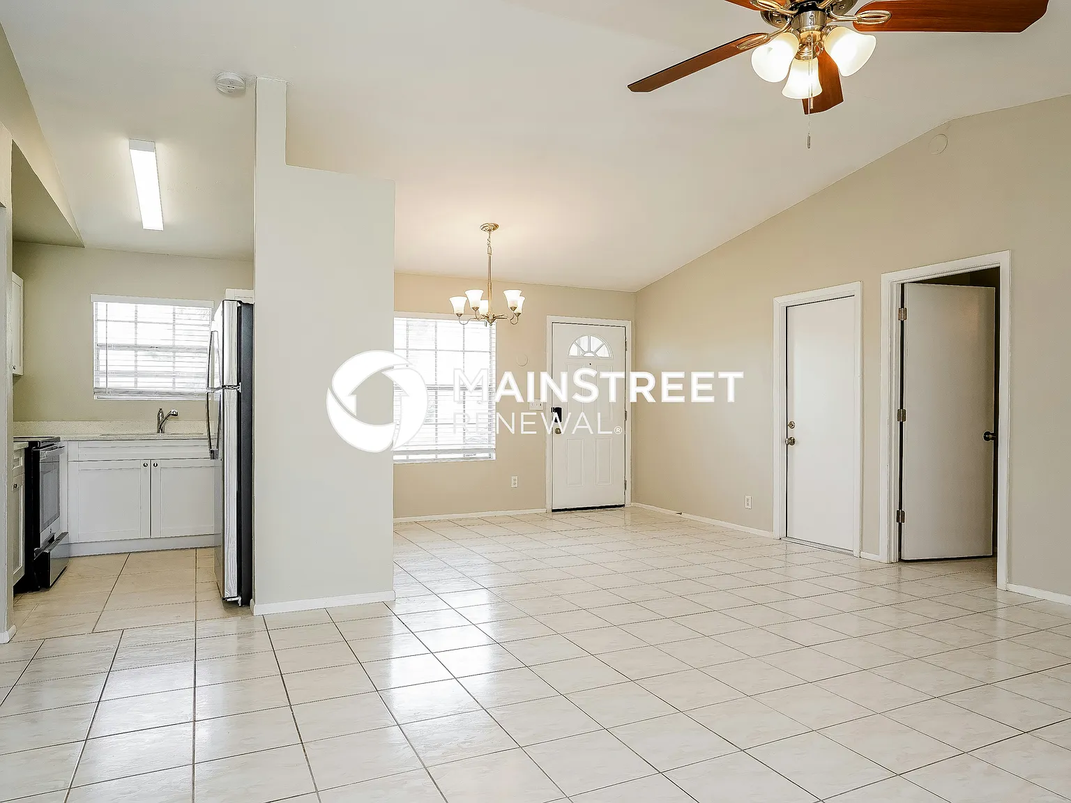 3008 SW 6th Ave — Photo 4