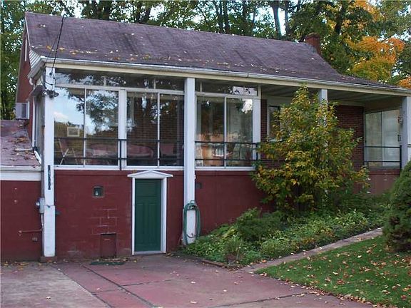 3rd image of 14000 Oakview Dr
