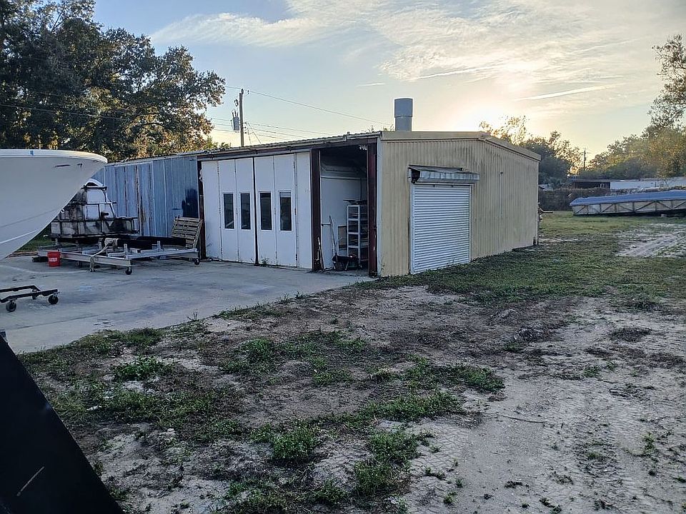 2nd image of 2309 SE East & T Cir