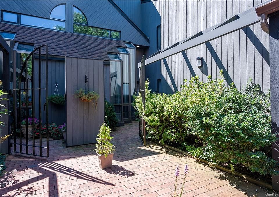 1st image of 234 Dogwood Ln #234