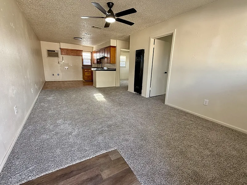 2 bed, 1.0 bath, 821 sqft, $750 — Photo 2