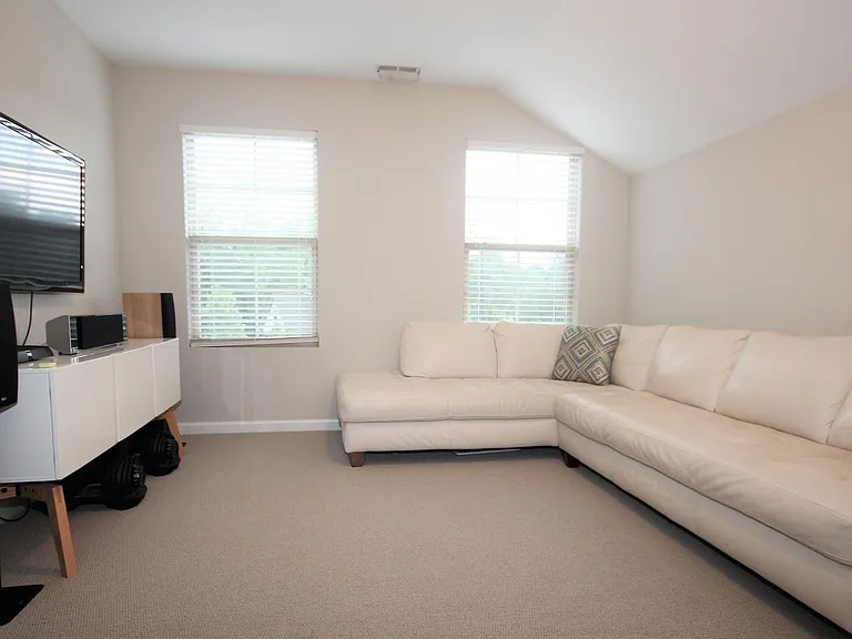 1 Intuition Cir — Photo 10