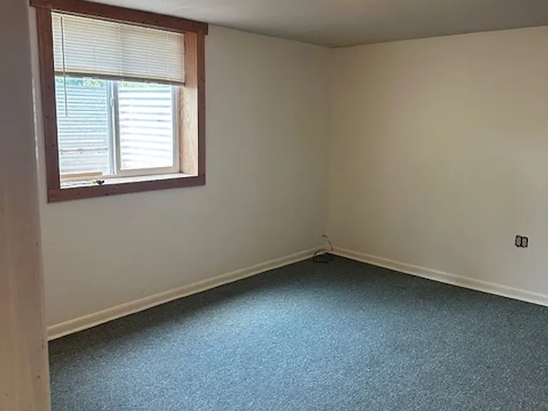 840 Rollins St — Photo 17