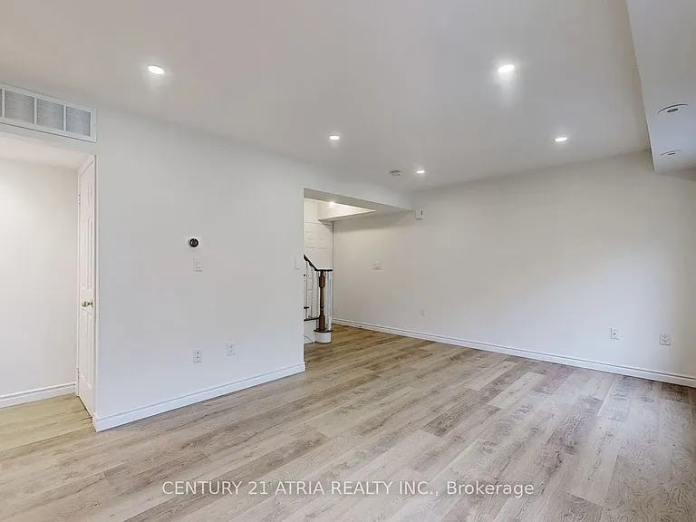92 Louisbourg Way — Photo 6
