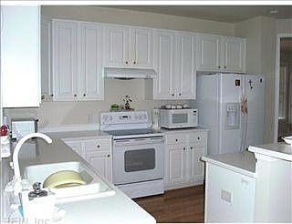 2nd image of 4716 Winterberry Ct