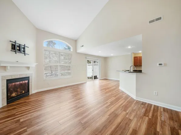 5688 Albany Reserve Dr, Westerville, OH 43081