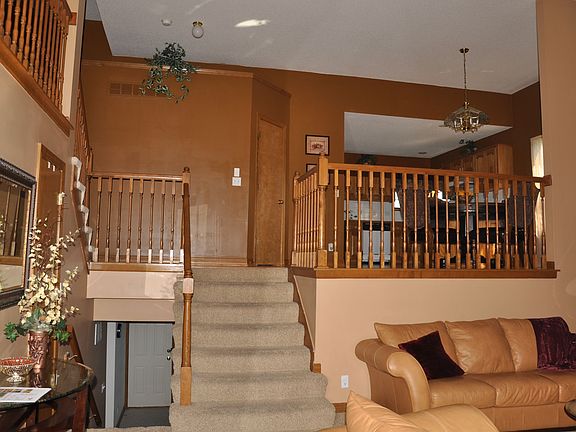 4th image of 15647 Conser St
