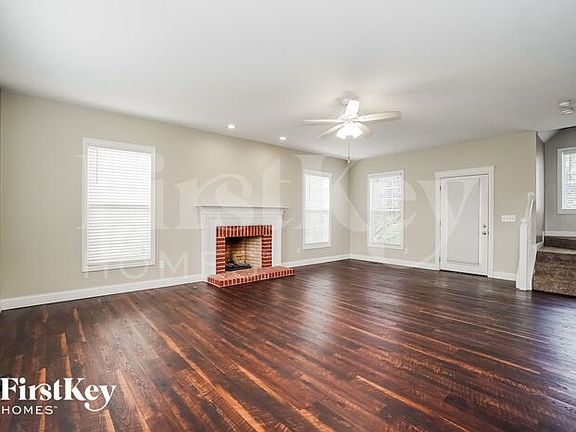 2nd image of 3491 Fairway Commons Dr