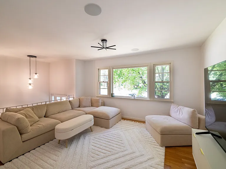 138 Grant Ave — Photo 3