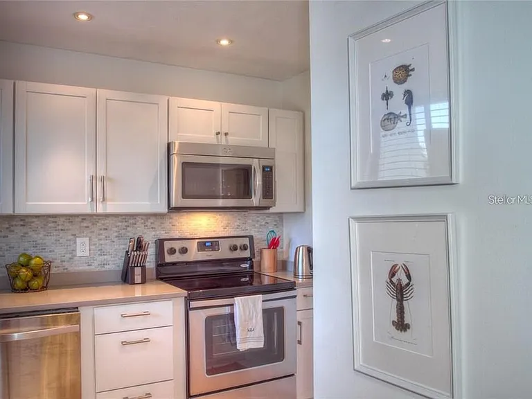 1622 Stickney Point Rd #22202 — Photo 11