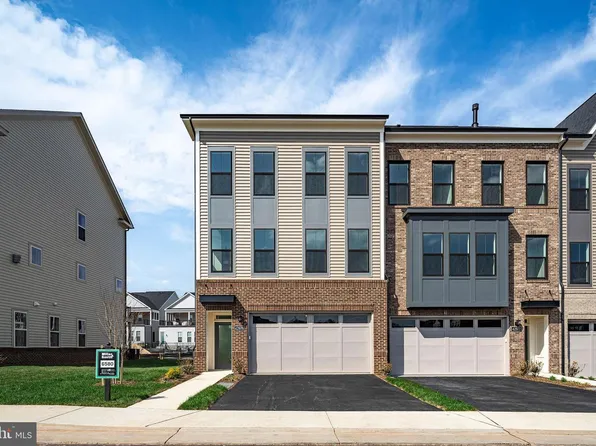 42970 Truman Ter, Ashburn, VA 20148