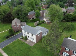 681 Dutton Cir, Springfield, PA 19064