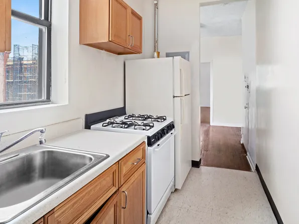 318 East 151st Street image 4 of 7