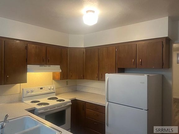 2nd image of 1460 Benton St #16