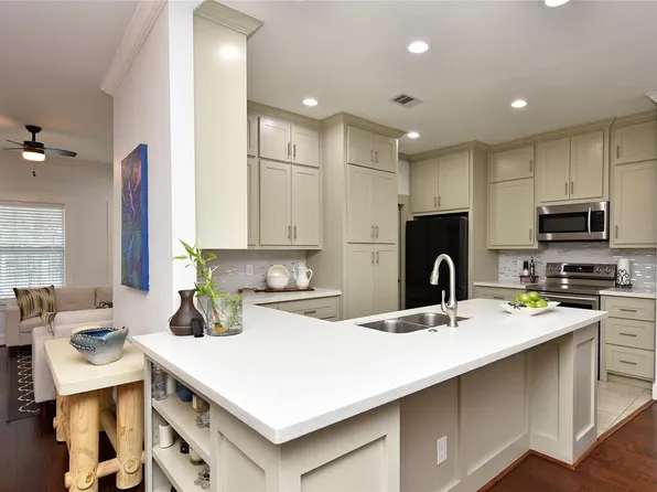 7954 Sparta St, Houston, TX 77028