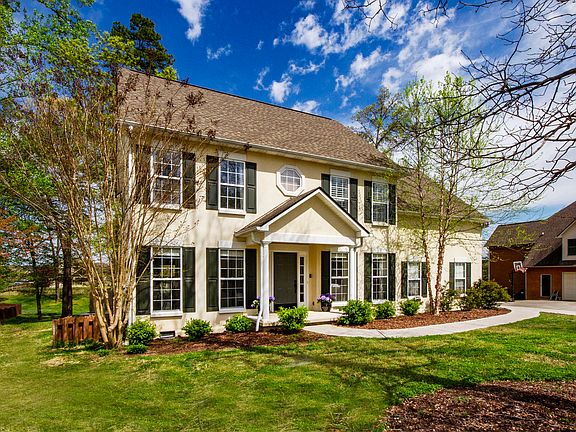 3rd image of 2395 Hirst Cir