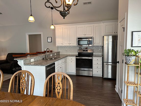 3rd image of 2604 Sawgrass Drive