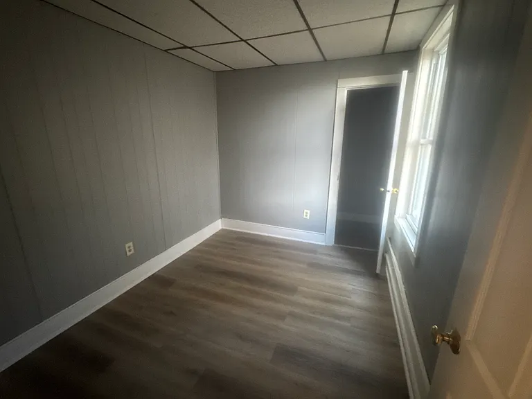 94 E Main St #1-R — Photo 1