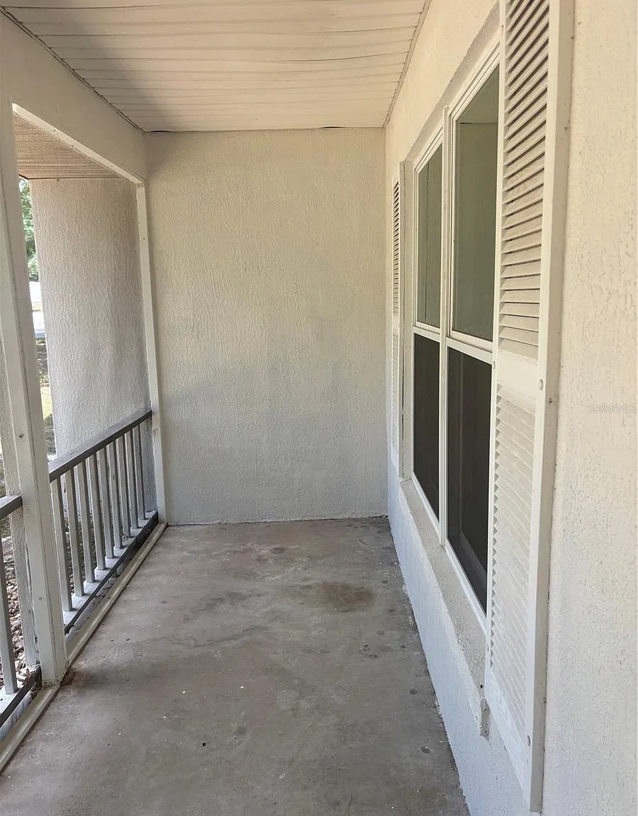 3 bed, 2.0 bath, 1187 sqft, $2,400 — Photo 1