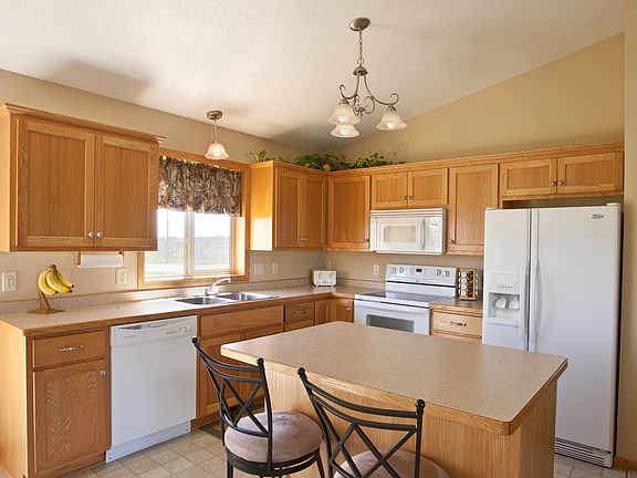 3rd image of 1500 Providence Pl NE