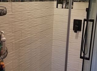 556 S Hughes Rd, Howell, MI 48843