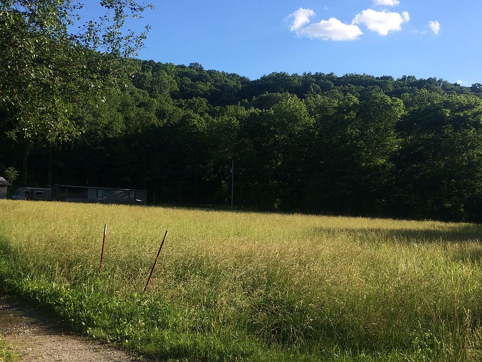 1st image of 404 Deer Trace Pkwy