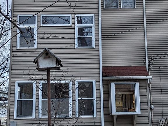 2nd image of 22400 Seabrooke Ave