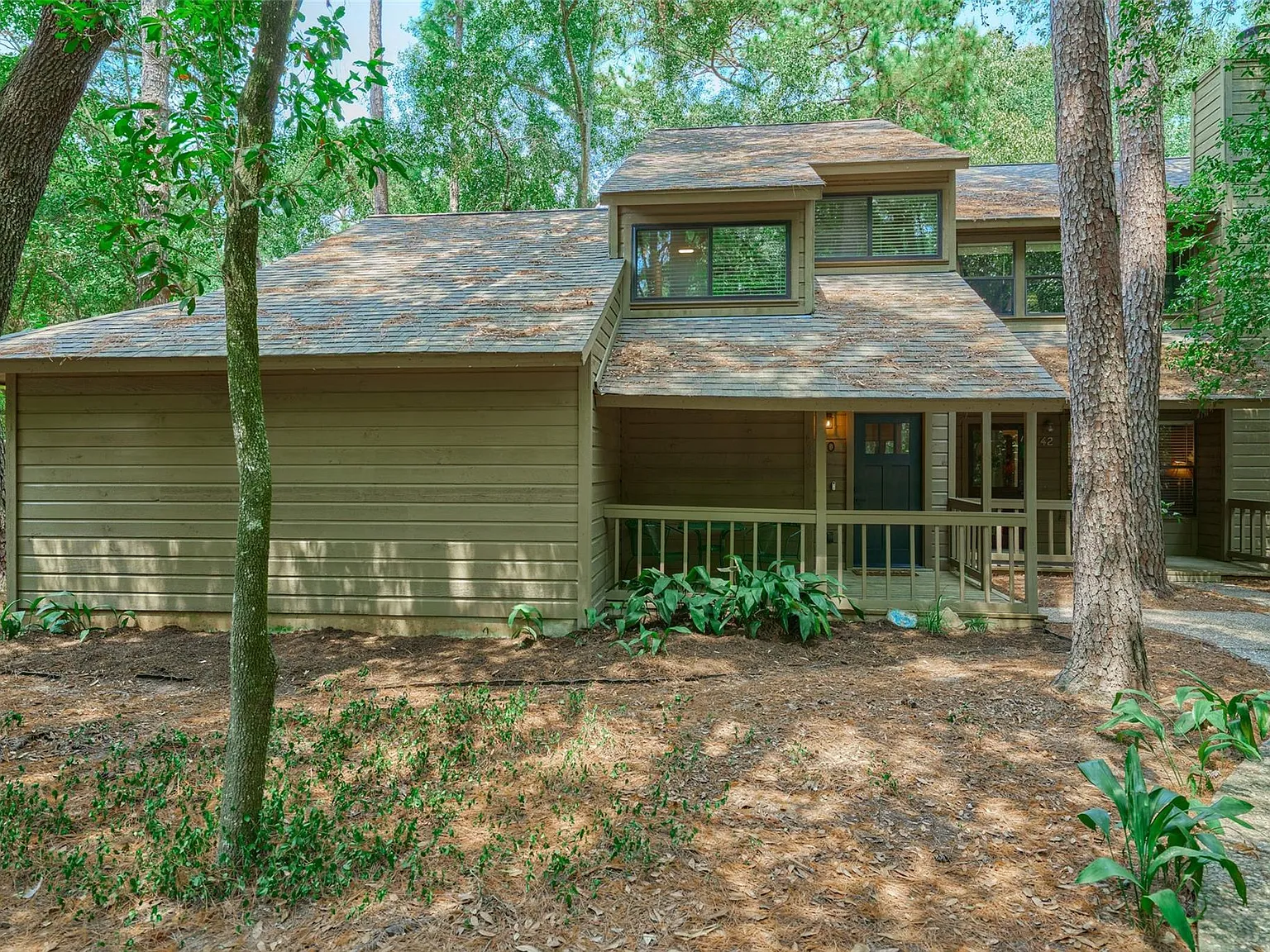 3 bed, 2.5 bath, 1661 sqft, $2,275 — Photo 3