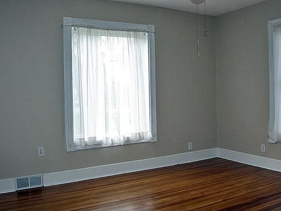 Formal Parlor/Office