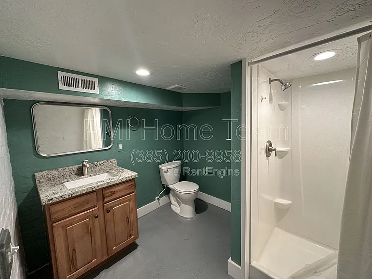 146 E 200 N — Photo 17
