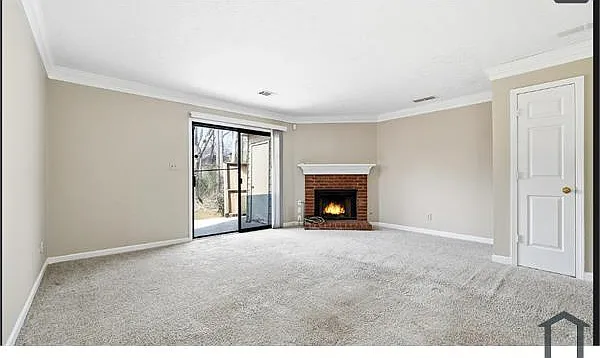 136 Sterling Ct — Photo 6