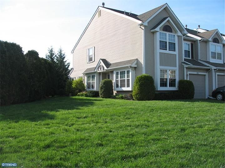 1st image of 271 Sequoia Dr