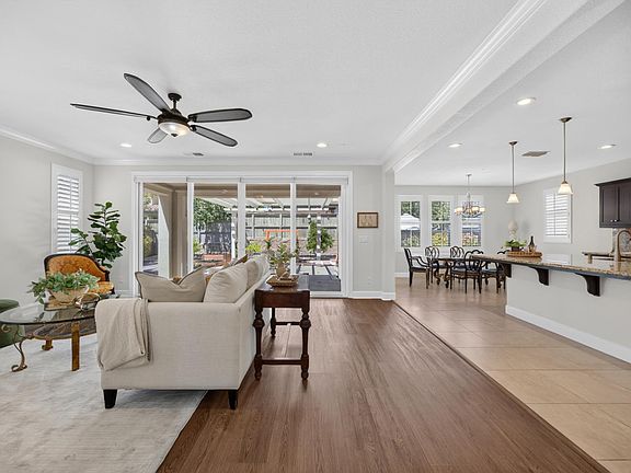 5th image of 7545 Pesaro Dr