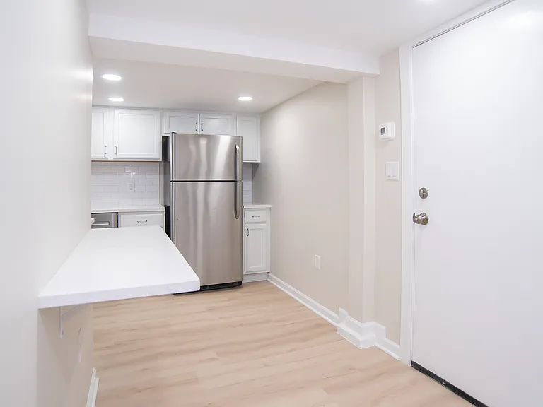 22 S Spring Ave #3 — Photo 4