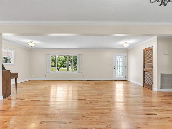 4th image of 3268 Spring Place Rd SE