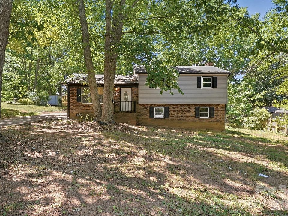 1st image of 151 Redwood Ln