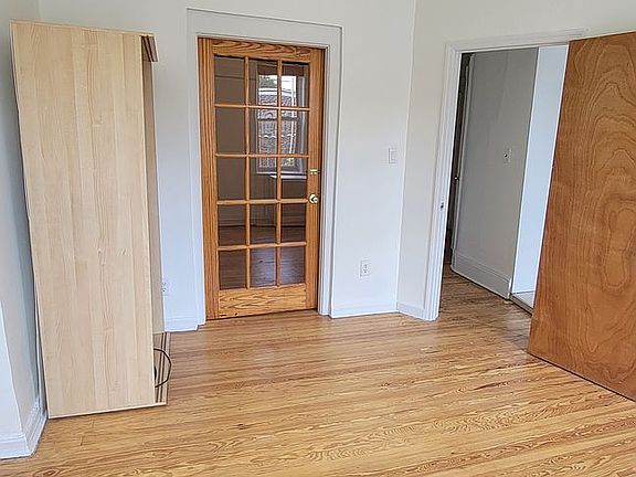 4th image of 25-39 36th St #2B