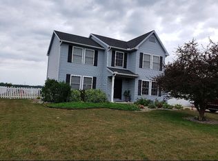 516 Sky Way Dr, Oregon, OH