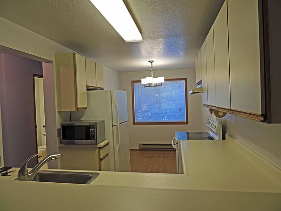3rd image of 280 Newport Way NW #B-8