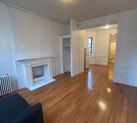 2nd image of 503 W 47th St #3RE