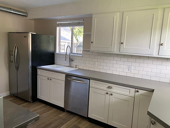 5th image of 200 Bross St #200