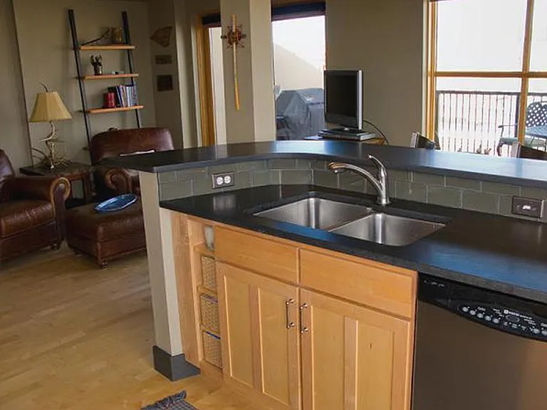 200 S College Ave #403 — Photo 2