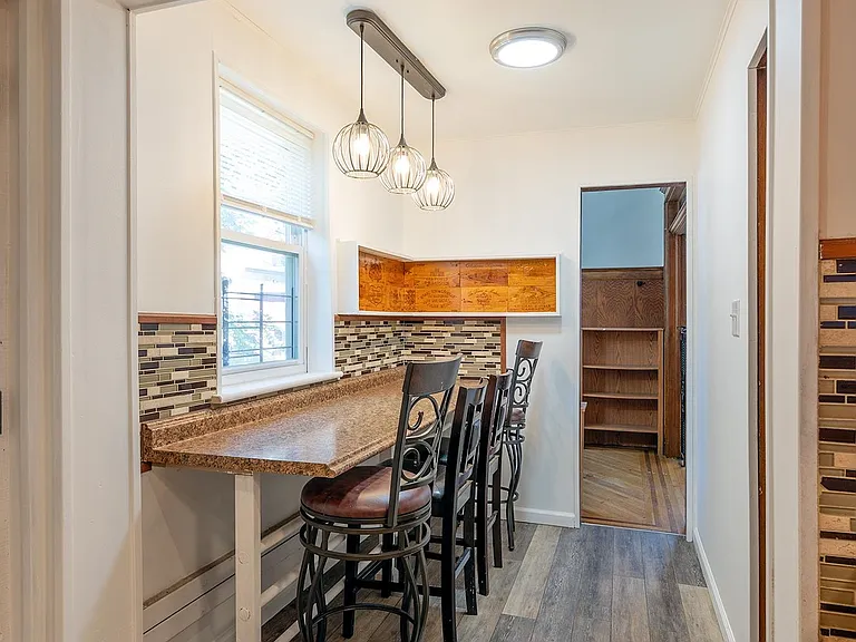 163 Jewett Ave — Photo 7